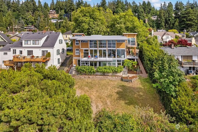 Foto del edificio - Breathtaking 2-Bed Retreat with Spacious Living and Modern Amenities in Bellingham's Heart