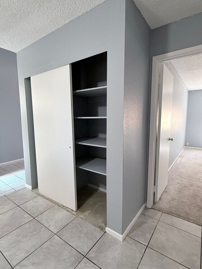 Foto del edificio - 3 bedrooms, 2 bathrooms Townhouse