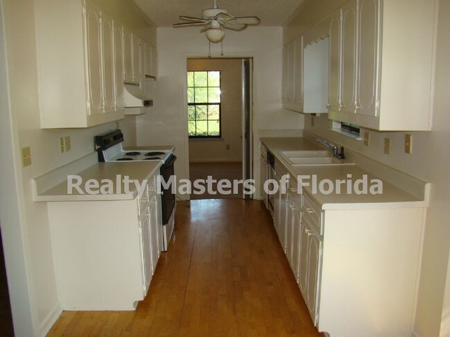Building Photo - 2701 Pine Forest Rd