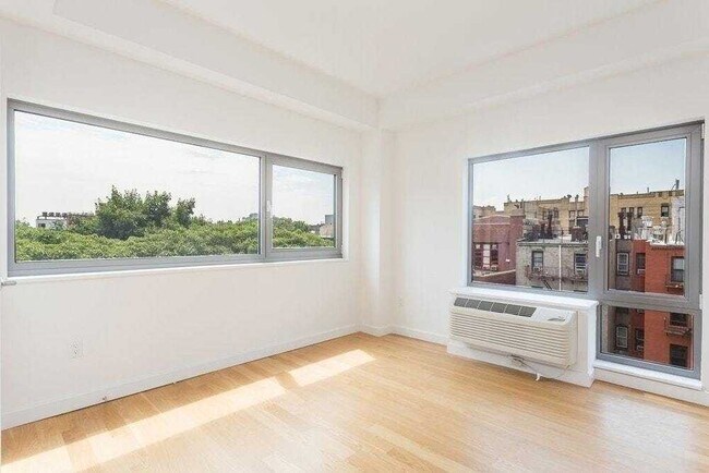 Building Photo - 500 Sterling Pl