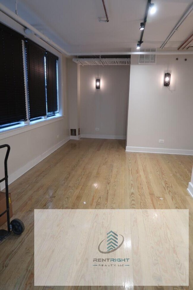 Foto del edificio - 4825-33 N Talman