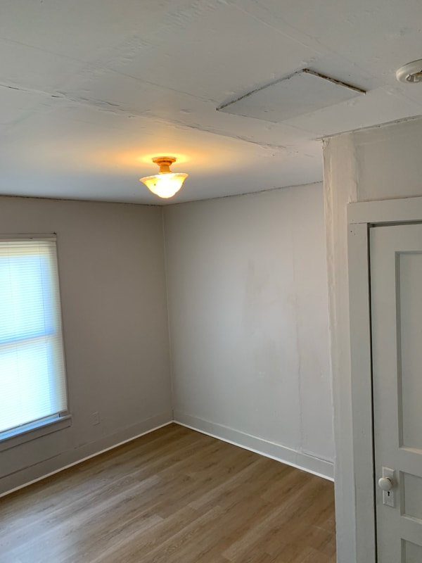 Building Photo - 218 Elm St