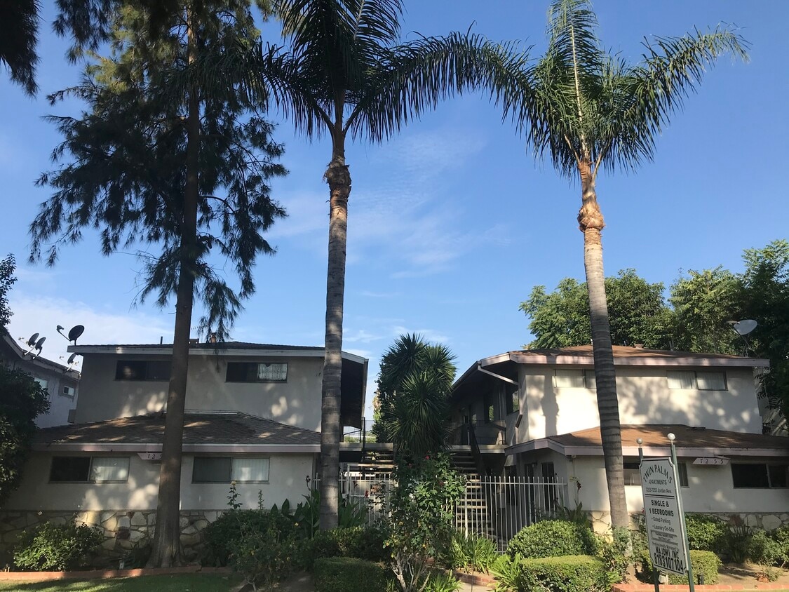 Foto principal - 7253 Jordan Ave