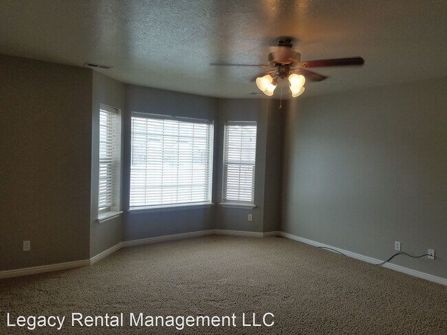 Building Photo - 2 br, 1.5 bath House - 610 Trejo Street