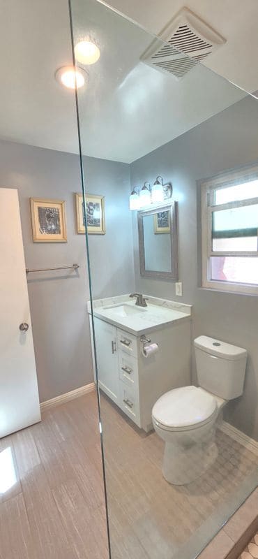 Building Photo - 3244 Hackett Ave