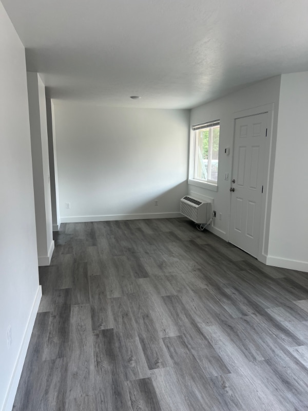 Building Photo - 115 Skeels Ave