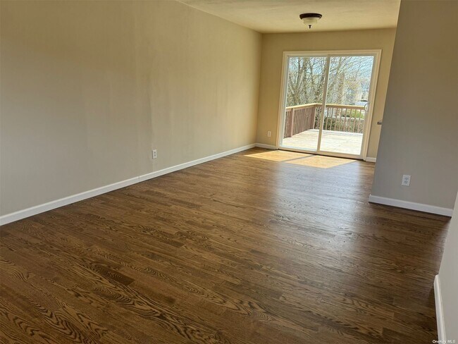 Building Photo - 496 Hawkins Rd