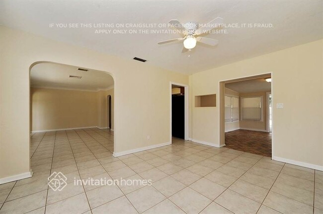 Building Photo - 350 McArthur Ave