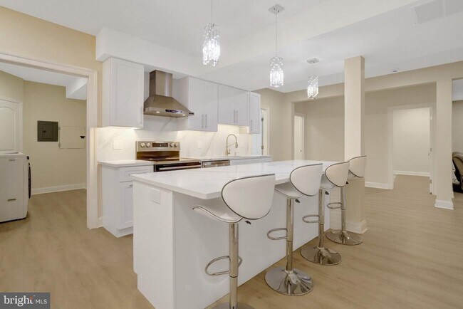 Foto del edificio - 8305 Covington Woods Ct