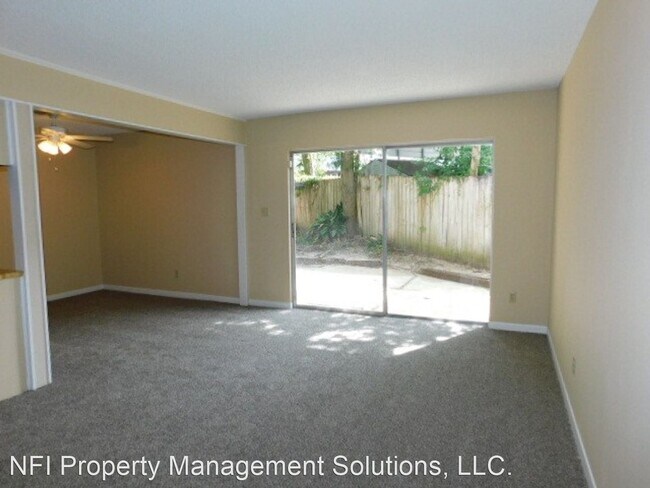 Building Photo - 8415 Williamsburg Cir