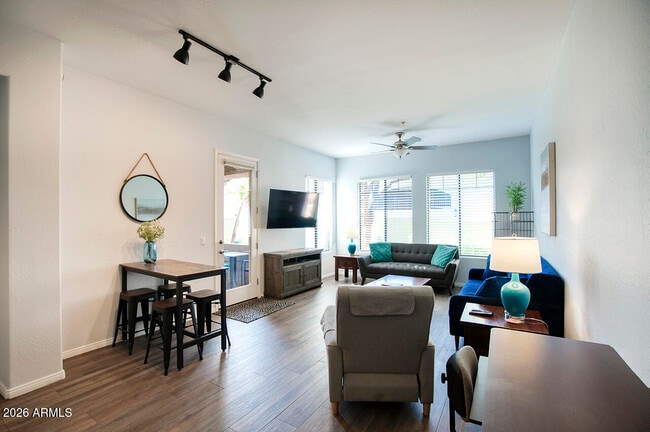 Foto del edificio - 2989 N 44th St