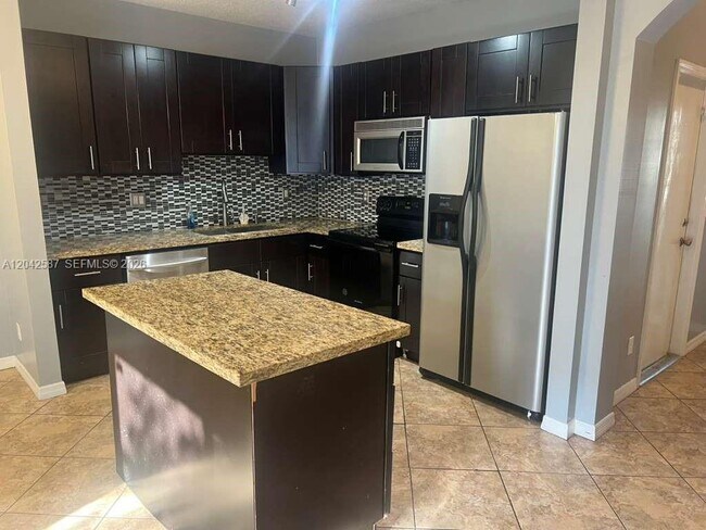 Foto del edificio - 2825 SW 127th Way