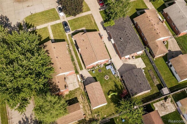 Foto del edificio - Beautiful Home in Dearborn Heights