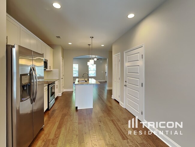 Building Photo - 279 Carellton Dr