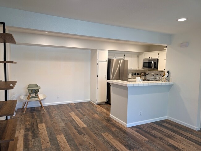 Building Photo - 24465 Valle Del Oro