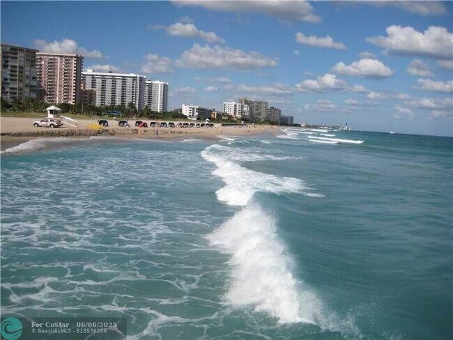 Foto del edificio - 303 N Riverside Dr