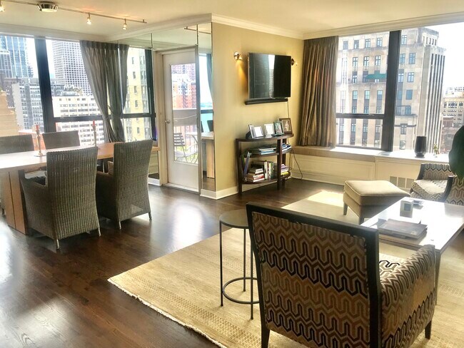 Foto del edificio - 1313 N Ritchie Ct