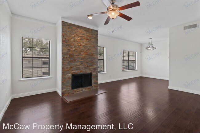 Building Photo - 2 br, 1.5 bath House - 8750 Park Lane #145
