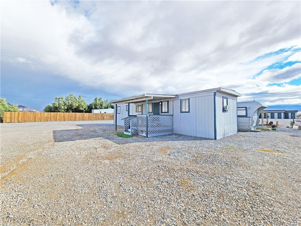 Primary Photo - 2220 W Bell Vista Ave