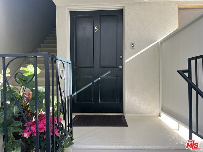 Foto del edificio - 11937 Darlington Ave