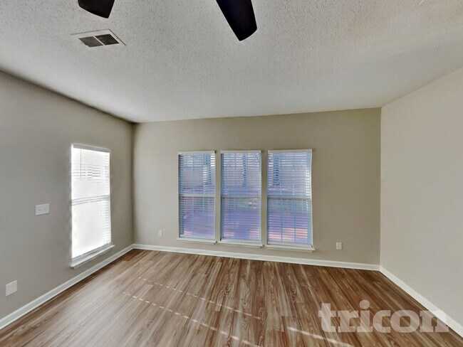 Foto del edificio - 24 Pilot Ridge Ct