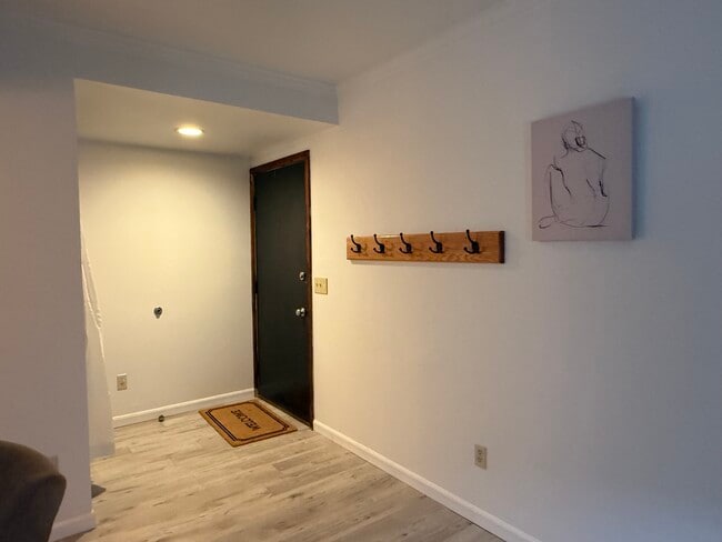 Building Photo - 1053 Danby Rd