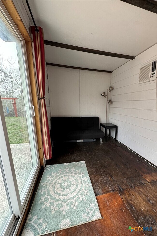 Foto del edificio - 1512 River Grove Rd