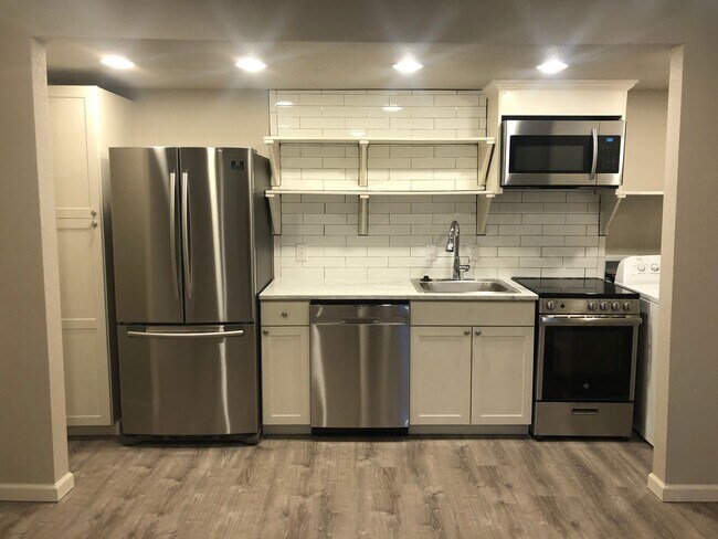 Foto del edificio - Newly remodeled in 2023!  1 bed, 1 bath, ALL appliances!