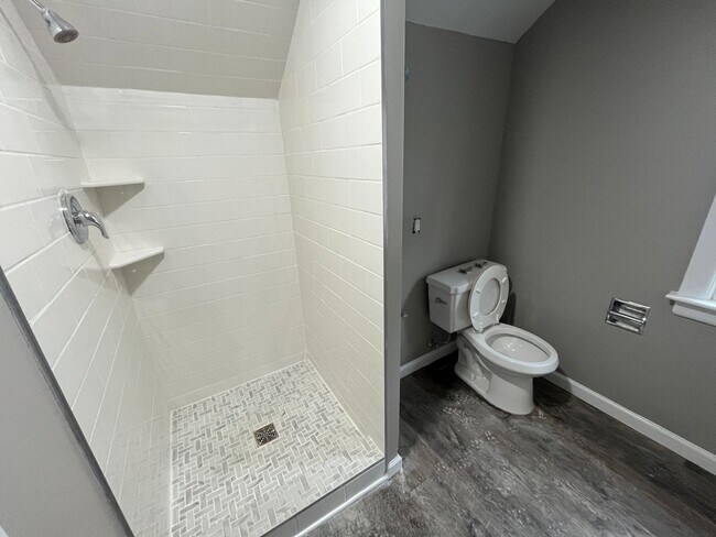 Building Photo - 226 S Cornell Cir