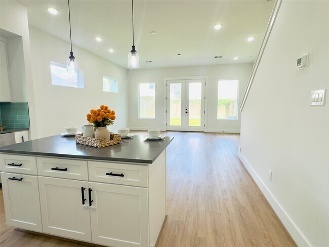 Foto del edificio - 7819 Colonial Ln