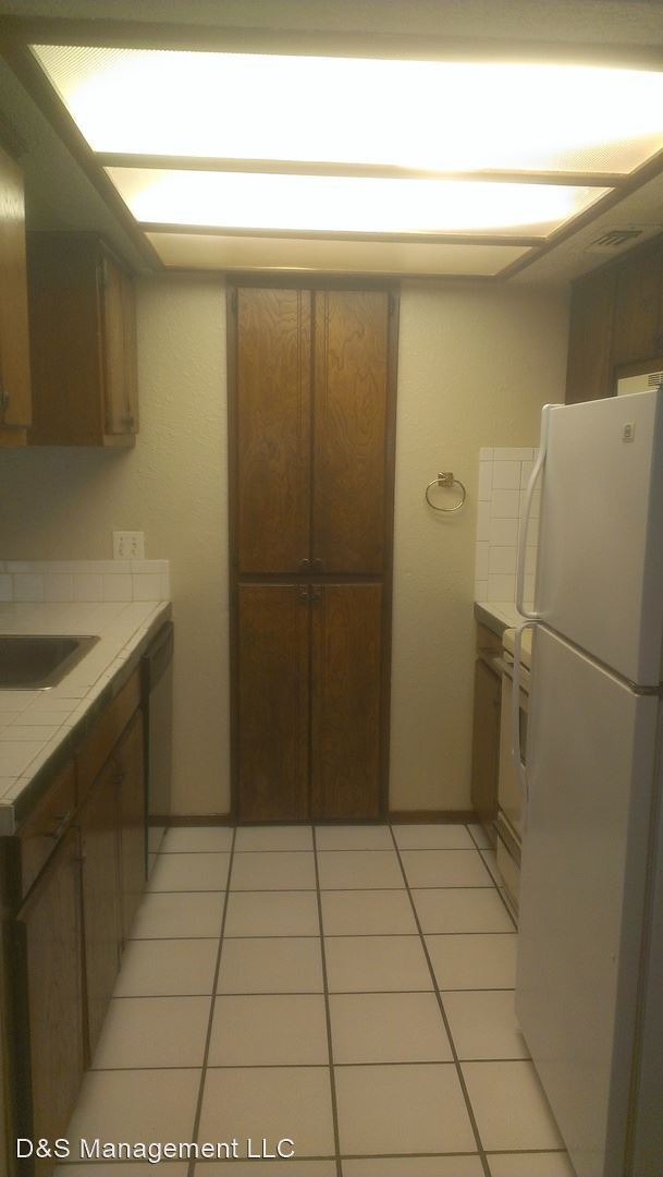 Building Photo - 2 br, 1 bath House - 1916 Twisted Oak Drive