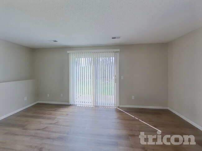 Foto del edificio - 1444 Willow Creek Ln