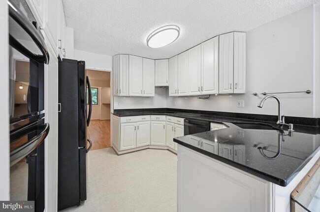 Foto del edificio - 2242 Cartwright Pl