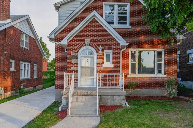 Photo du bâtiment - 185 Highland Rd W