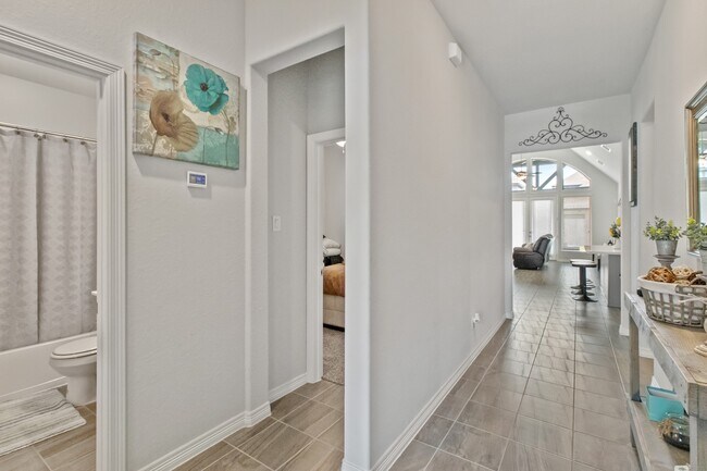 Building Photo - 8735 Morris Wds Dr