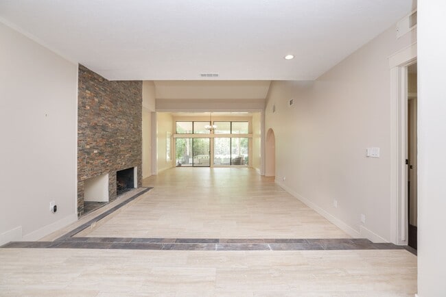 Building Photo - 44 Indian Clover Dr