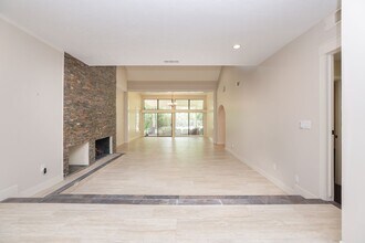 Building Photo - 44 Indian Clover Dr