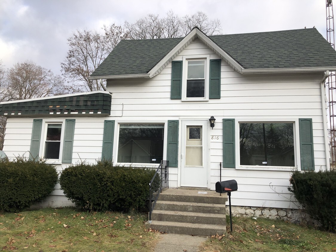 816 Hall St, Albion, MI 49224 House for Rent in Albion, MI