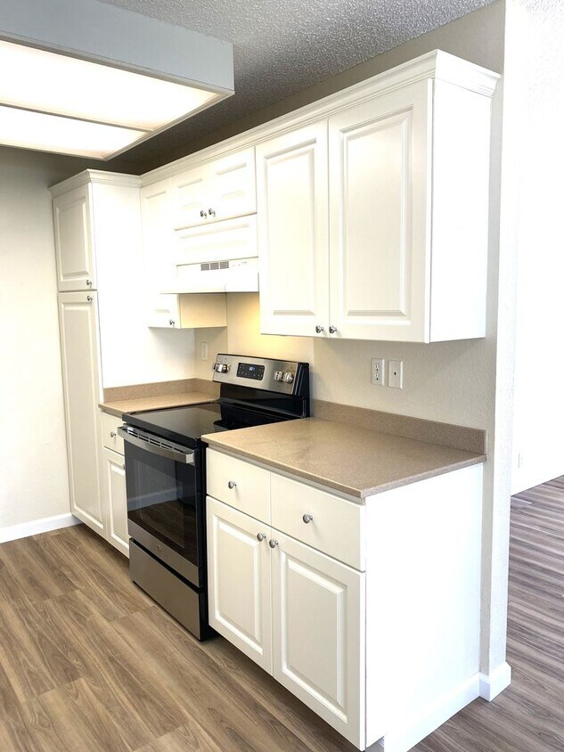 Primary Photo - Royal Palm - Renovated two bedroom in Waip...