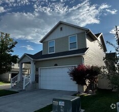 Building Photo - 2527 Olivia St