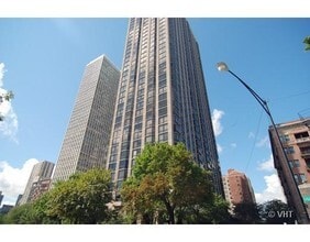 Building Photo - 2650 N Lakeview Ave