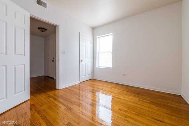 Building Photo - 8514 S Crandon Ave