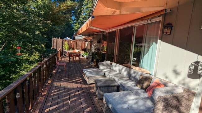 Building Photo - 16633 Big Basin Way