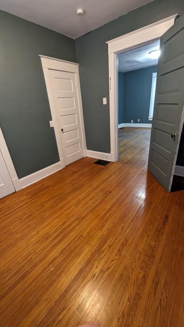 Foto del edificio - MOVE-IN SPECIAL - FIRST MONTHS RENT HALF O...