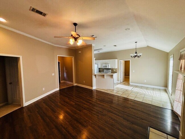 Foto del edificio - 309 Edge Water Branch Dr