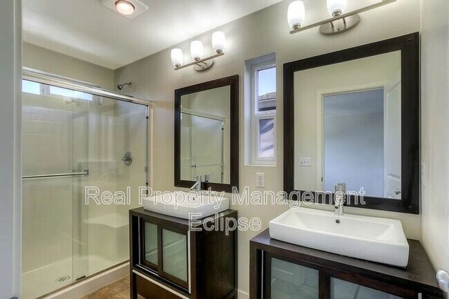 Foto del edificio - 1327 159th Pl SW