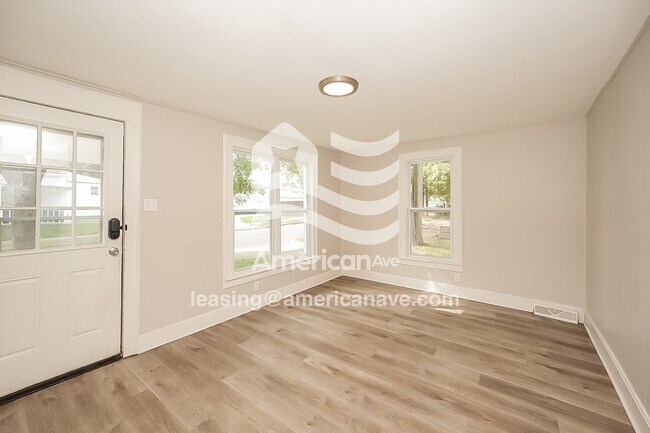 Foto del edificio - 372 Stanley Rd