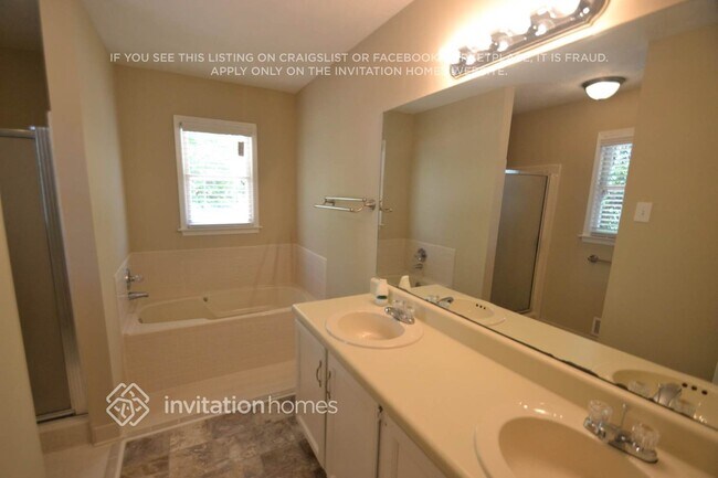 Building Photo - 4932 Falcon Wood Trace NE
