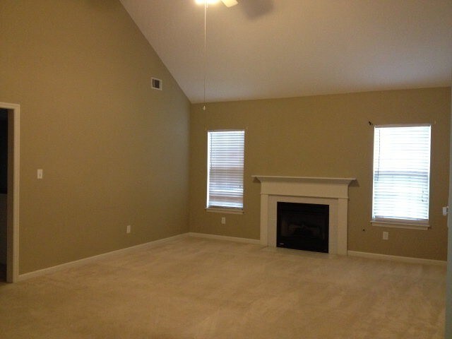 Foto del edificio - Prime Location * Evans Home * Screened Porch