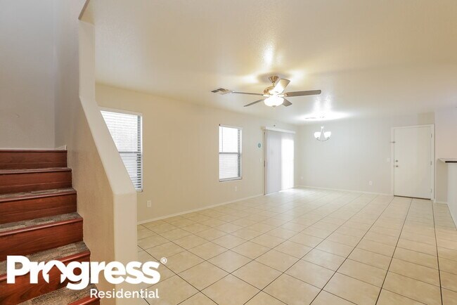 Foto del edificio - 5819 E Harmony Ave